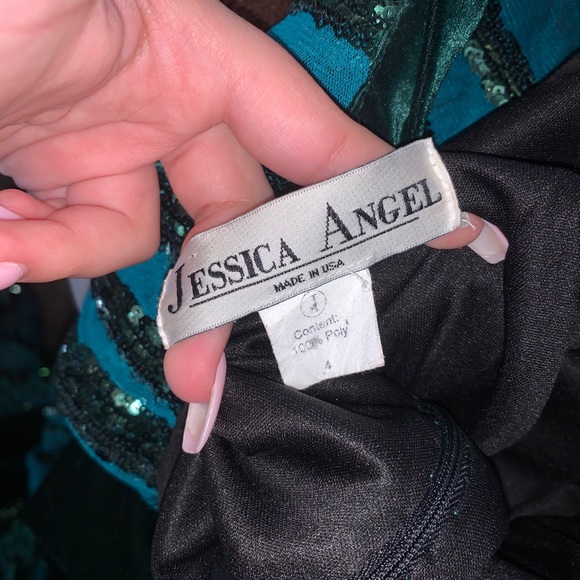 Emerald Velvet Dress - Picture 12 of 12